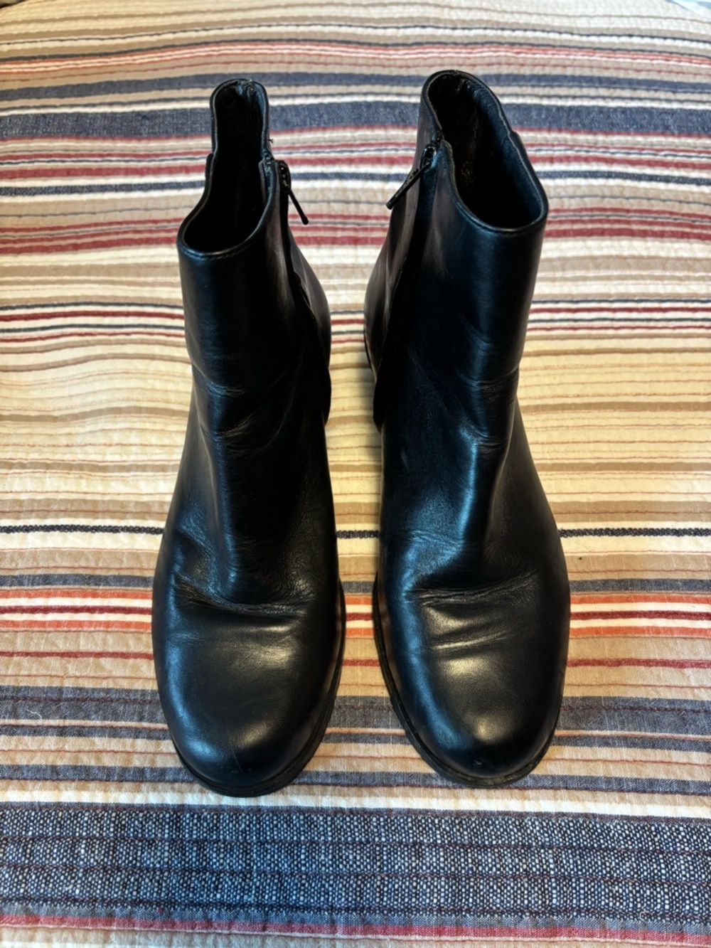 Gianni Bini Black Leather Ankle Boots